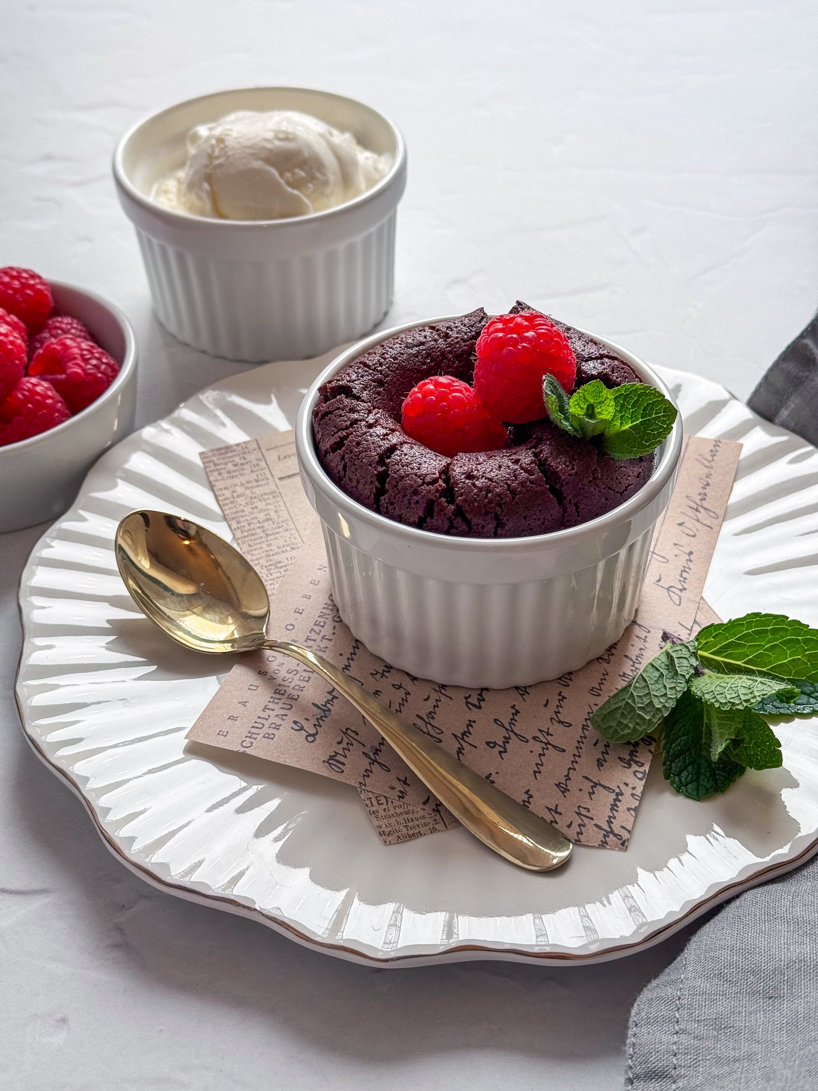 Soufflé me çokollatë & bajame
