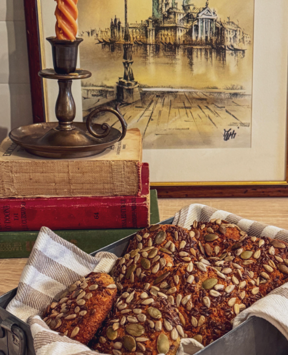 Panine pa Gluten me Miell Thjerrëzash – Të buta, të shijshme dhe super të thjeshta!